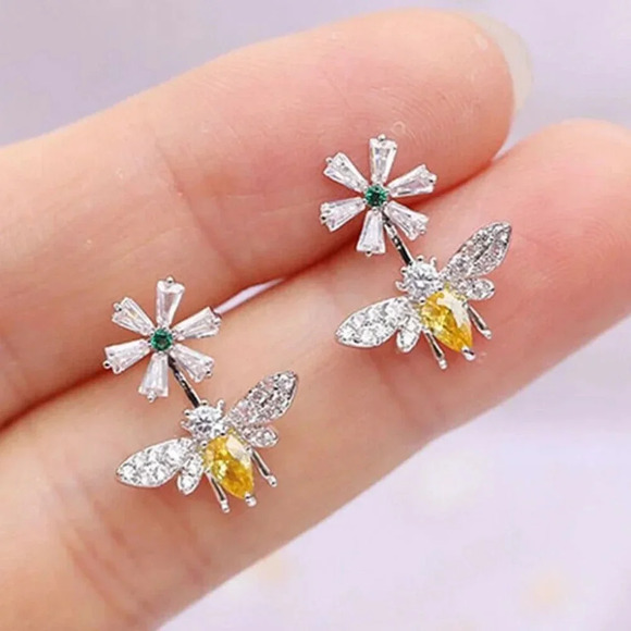 NEW 18K White Gold Citrine Diamond Bee Earrings - Picture 3 of 5